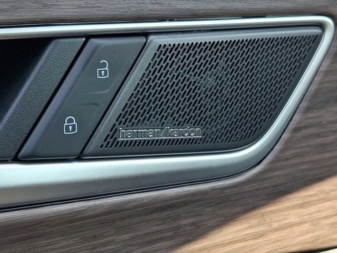 Used 2025 Volkswagen Atlas SEL Premium R-Line image 24