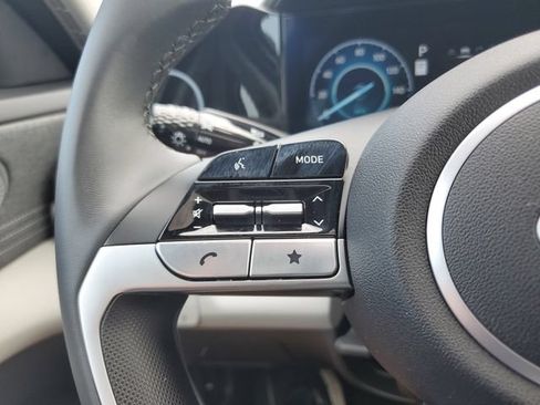 Certified 2025 Hyundai Elantra Limited FWD image 22