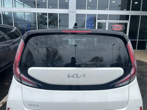 Used 2024 Kia Soul S FWD image 2