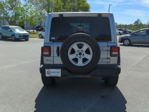 Used 2021 Jeep Wrangler Unlimited Sport w/ Sun And Sound Package AWD/4WD image 6