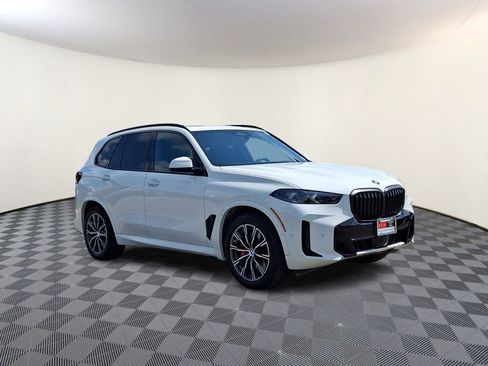 Used 2024 BMW X5 xDrive40i w/ M Sport Package AWD/4WD image 4