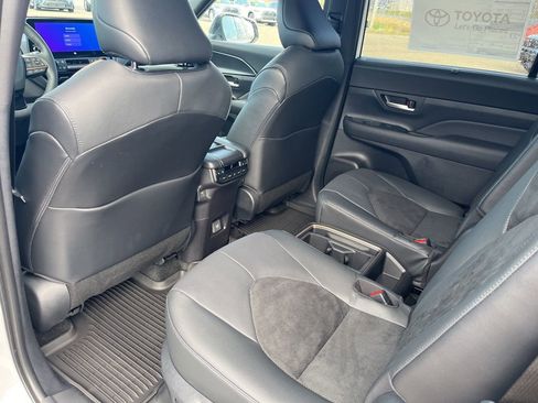 Used 2026 Toyota Grand Highlander AWD Hybrid image 15