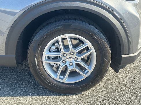 New 2026 Ford Explorer Active RWD image 42