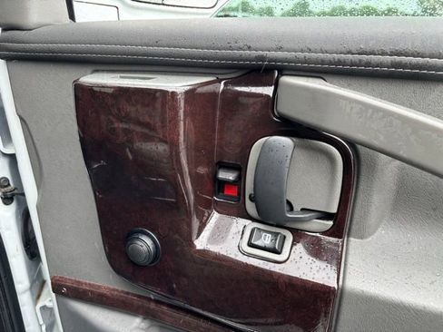 Used 2019 GMC Savana 2500 RWD image 20