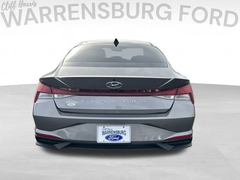 Used 2022 Hyundai Elantra SEL image 6