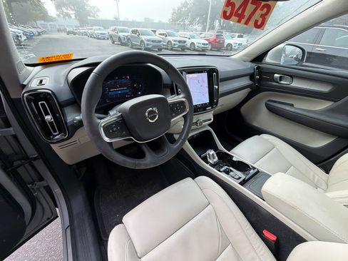 Certified 2023 Volvo XC40 B5 Plus w/ Driver Assist Package image 27