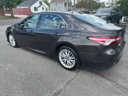Used 2019 Toyota Camry XLE w/ Carpet Mat Package FWD image 6