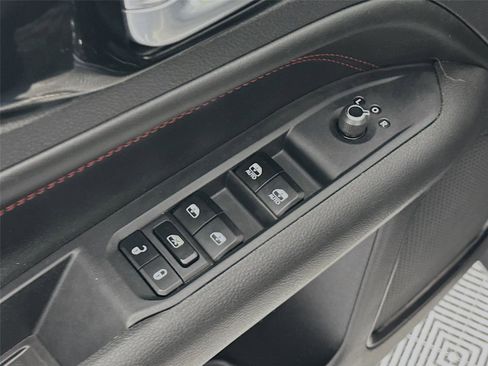 Used 2025 Jeep Compass Trailhawk AWD/4WD image 19