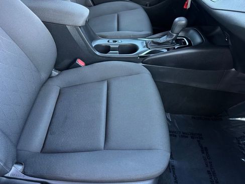 Used 2023 Toyota Corolla LE image 28