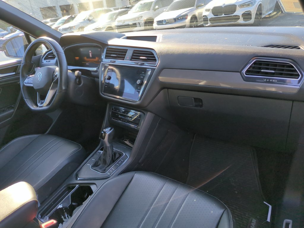 Used 2023 Volkswagen Tiguan SE R-Line FWD image 5
