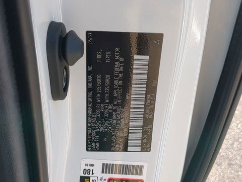 Used 2024 Toyota Sienna XSE FWD image 36