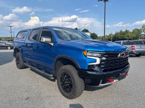 Used 2022 Chevrolet Silverado 1500 ZR2 w/ Technology Package AWD/4WD image 11