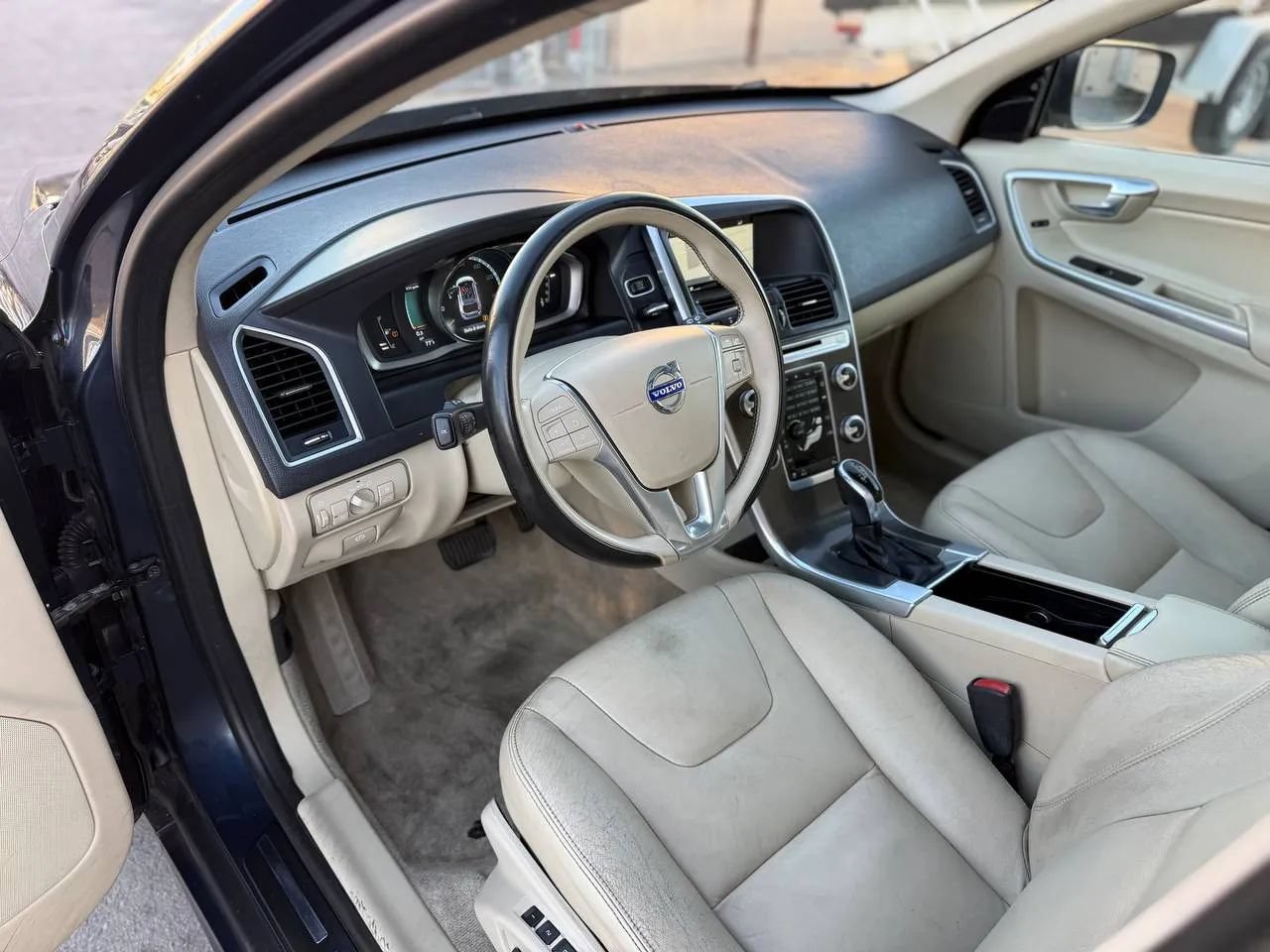 Used 2015 Volvo XC60 T5 AWD/4WD image 28
