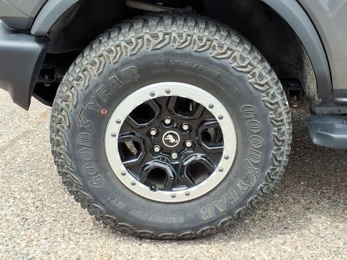 Used 2023 Ford Bronco Outer Banks w/ Sasquatch Package AWD/4WD image 9