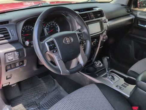 Used 2016 Toyota 4Runner SR5 AWD/4WD image 10