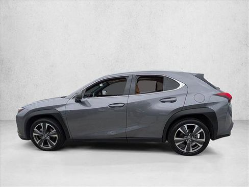 Used 2019 Lexus UX 200 image 9