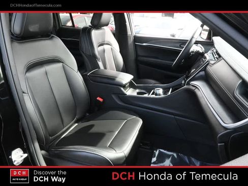 Used 2024 Jeep Grand Cherokee Limited image 21