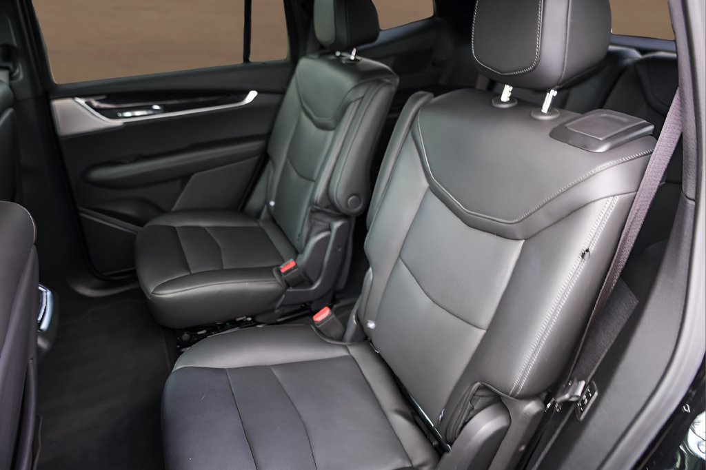 Certified 2025 Cadillac XT6 Premium Luxury FWD image 26