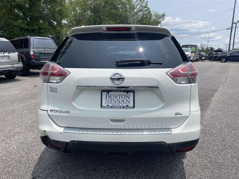Used 2016 Nissan Rogue SL w/ SL Premium Package FWD image 4