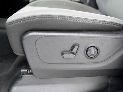 Used 2019 RAM 1500 Big Horn image 16