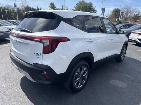 Used 2024 Kia Seltos LX image 8