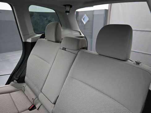 Used 2018 Subaru Forester 2.5i Premium w/ All-Weather Package image 19