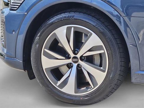 Used 2024 Audi Q8 e-tron Prestige AWD/4WD image 9