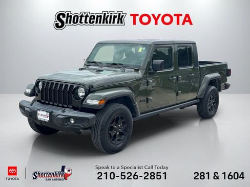 Used 2022 Jeep Gladiator Sport AWD/4WD image 1