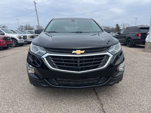 Used 2018 Chevrolet Equinox LT image 2