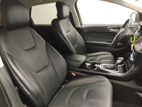 Used 2018 Ford Edge Titanium image 21