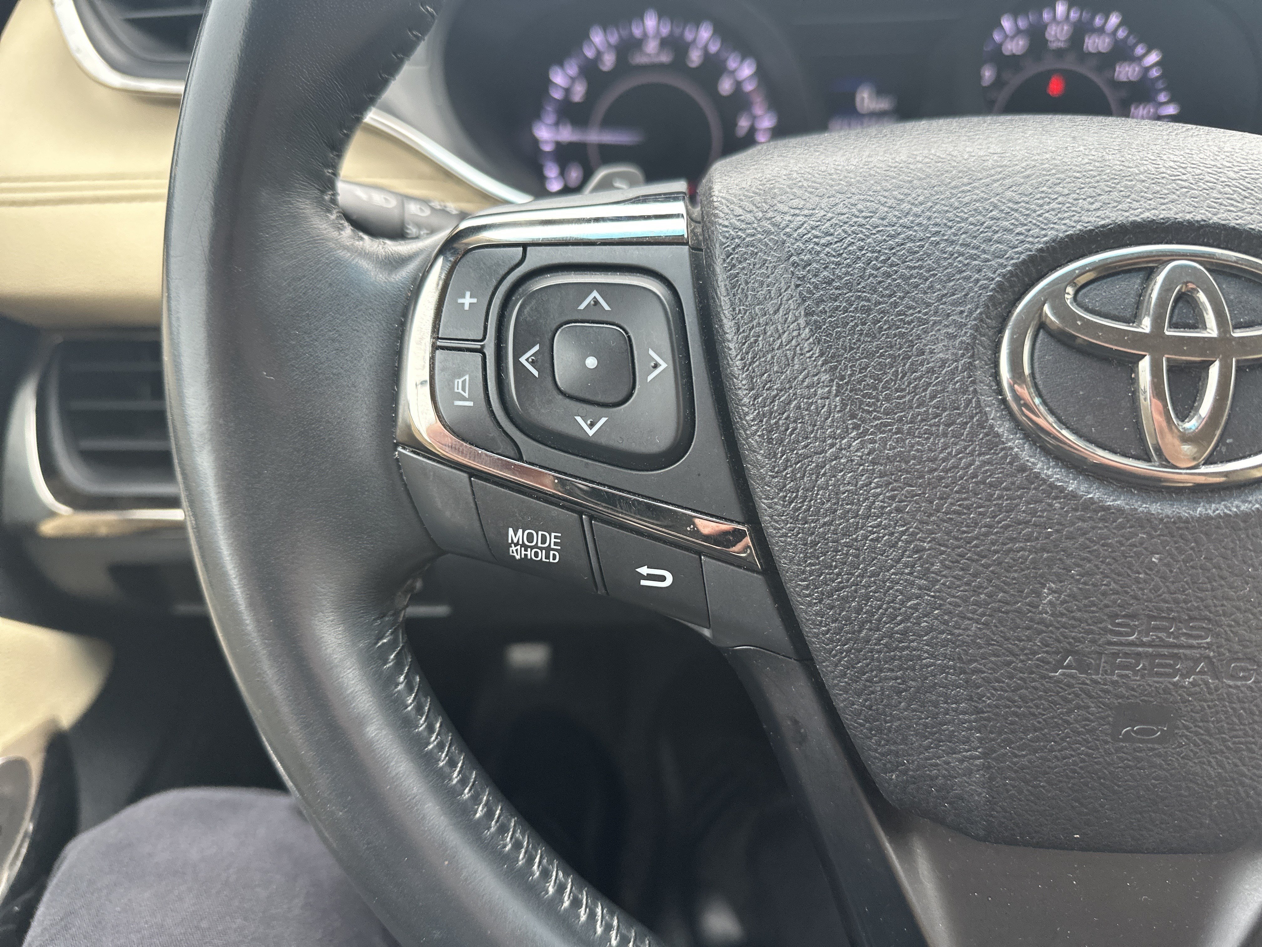 Used 2016 Toyota Avalon Limited FWD image 18