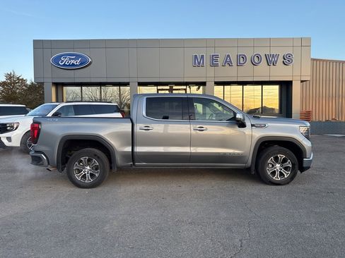 Used 2025 GMC Sierra 1500 SLT image 7