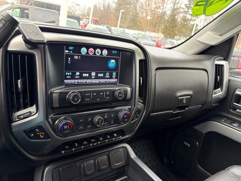 Used 2019 Chevrolet Silverado 3500 LTZ w/ Duramax Plus Package image 37