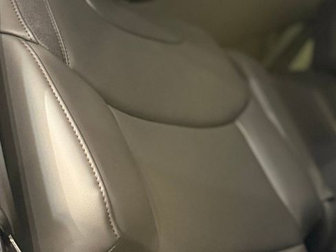 Used 2025 Ford Explorer Active w/ Active Comfort Package image 75