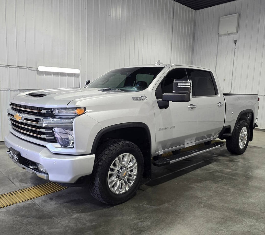 Used 2022 Chevrolet Silverado 2500 High Country AWD/4WD image 2