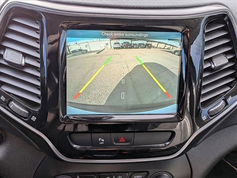 Used 2020 Jeep Cherokee Limited image 14