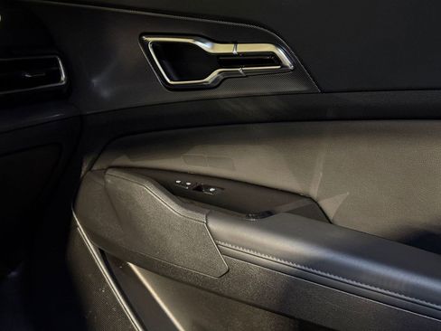 Used 2024 Kia Sportage SX image 25