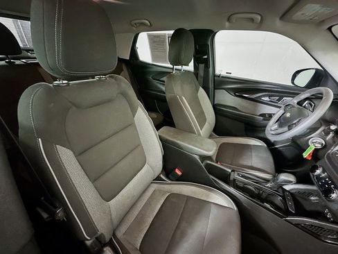 Used 2021 Chevrolet TrailBlazer LS image 25