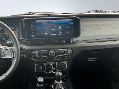 Used 2025 Jeep Wrangler Sport S image 10