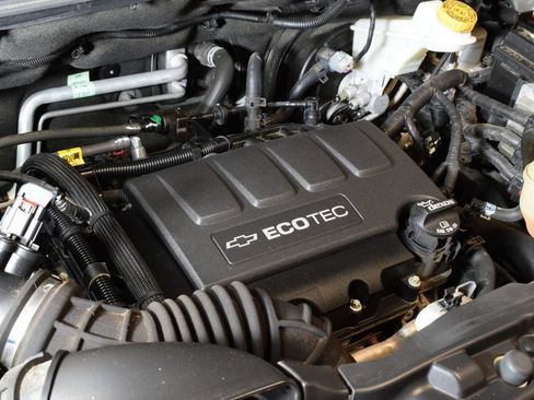 Used 2020 Chevrolet Trax LT FWD image 33