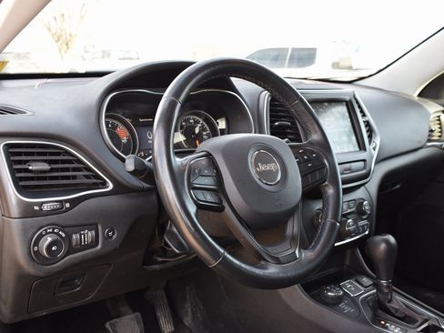 Used 2019 Jeep Cherokee Trailhawk w/ Comfort/Convenience Group image 9
