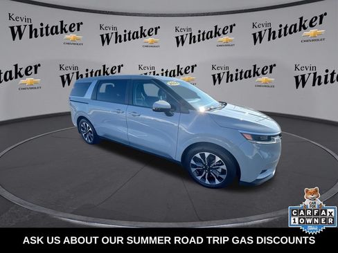 Used 2024 Kia Carnival EX FWD image 2