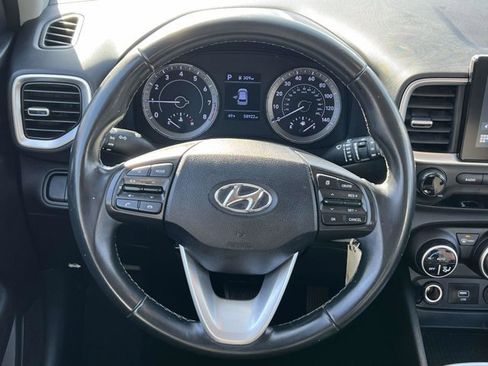 Used 2021 Hyundai Venue SEL image 13