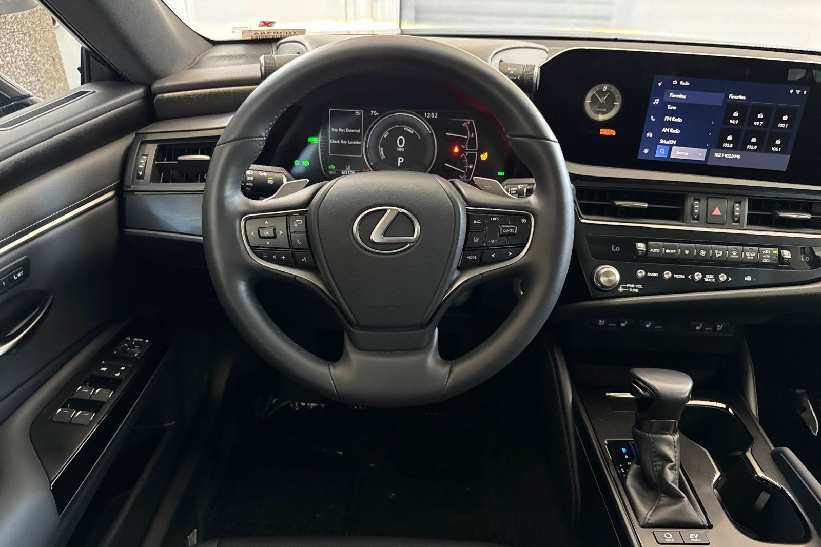 Certified 2023 Lexus ES 300h w/ Premium Package FWD image 18