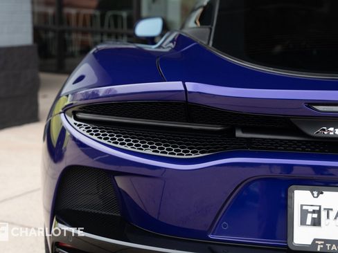 Used 2022 McLaren GT image 17