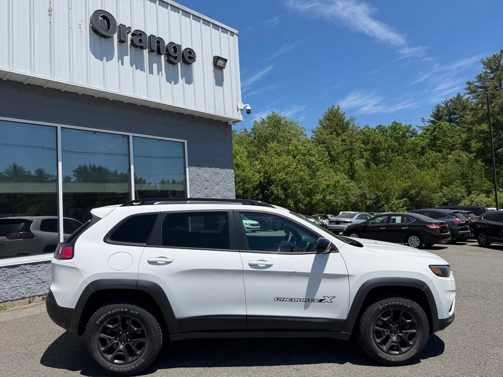 Used 2022 Jeep Cherokee Latitude w/ Sun & Sound Group AWD/4WD image 7