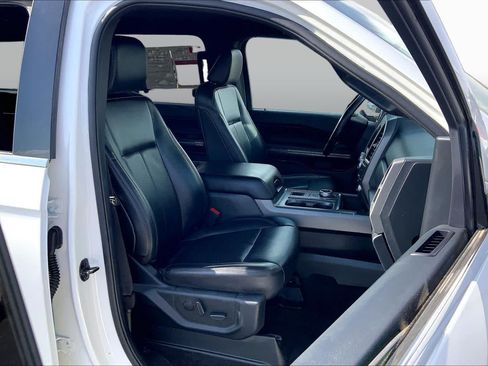 Used 2021 Ford Expedition XLT RWD image 9