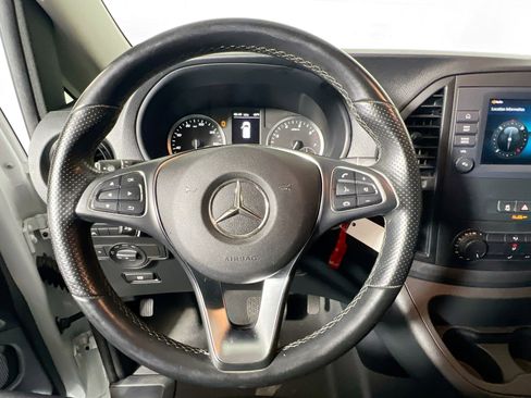 Used 2023 Mercedes-Benz Metris image 17