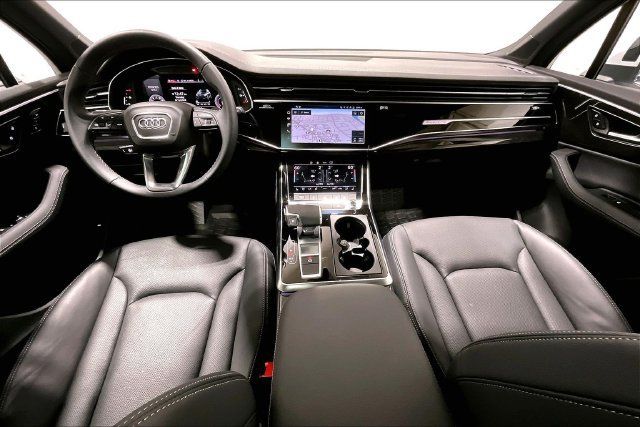 Used 2025 Audi Q7 3.0T Premium Plus w/ Premium Plus Package AWD/4WD image 9