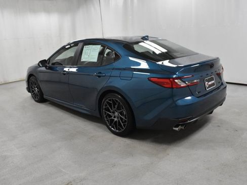 Used 2025 Toyota Camry Hybrid image 7